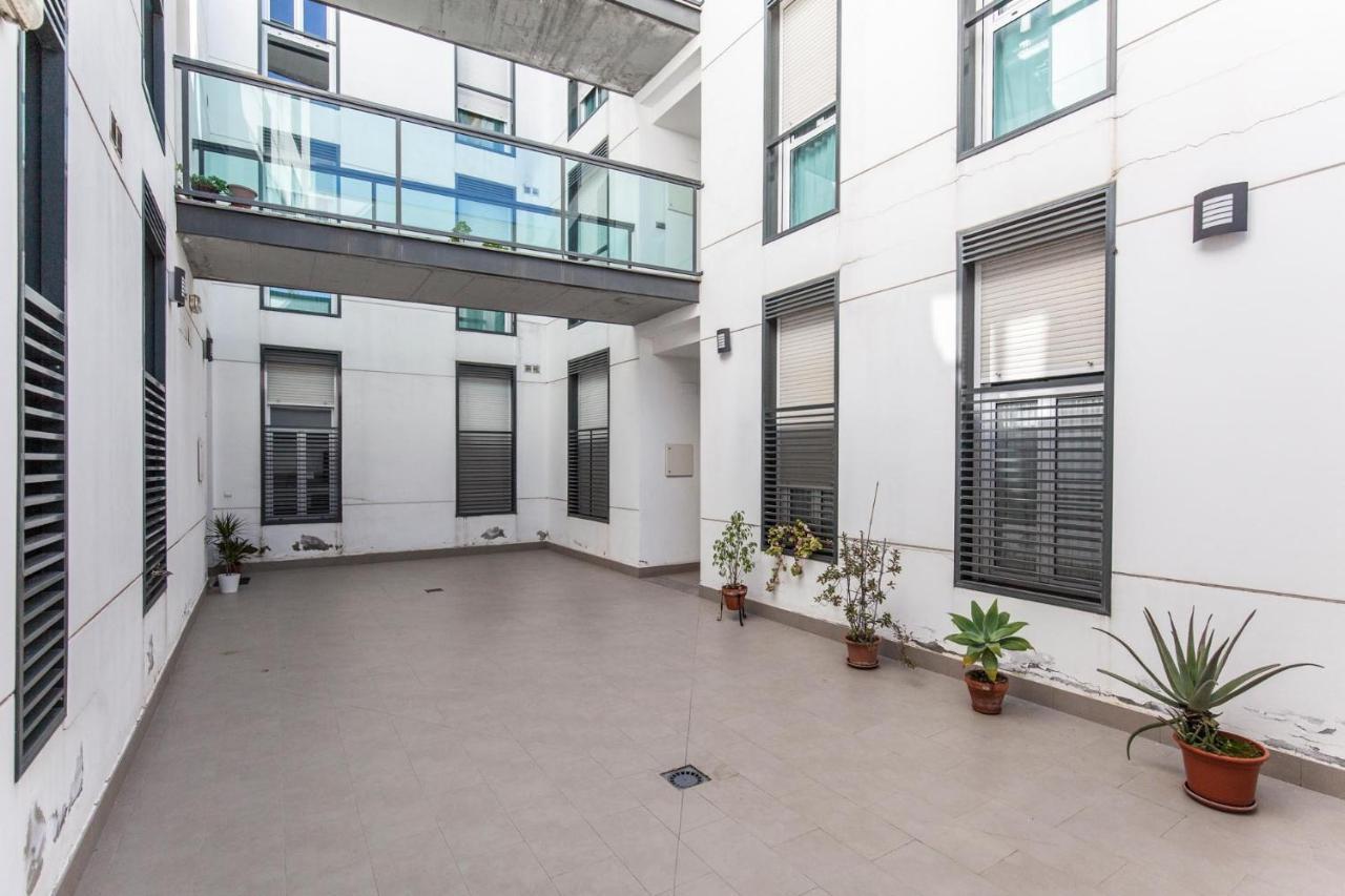 Serenity Retreat At - 20m Walk Cathedral Apartment